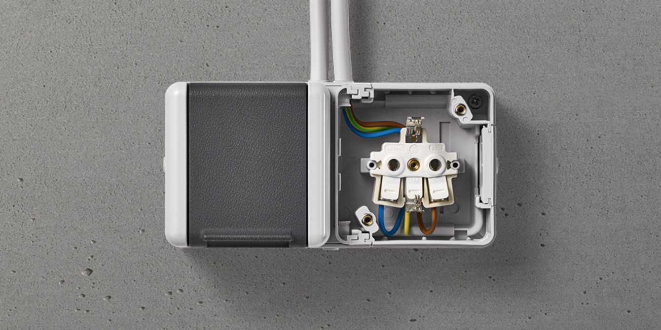 Doppelsteckdose mit Trennsteg bei Gabriel Keilholz&Andreas Reich GbR in Schwarzach am Main